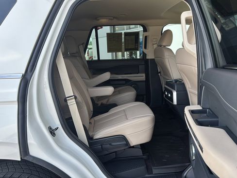 Used 2022 Ford Expedition XLT AWD/4WD image 21