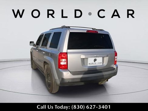Used 2017 Jeep Patriot Sport w/ Power Value Group FWD image 5
