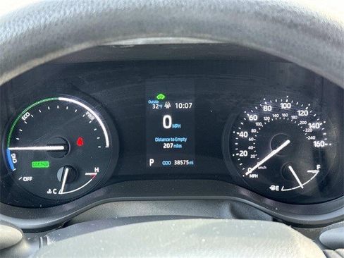 Used 2024 Toyota Sienna LE image 27