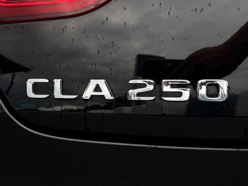 Used 2023 Mercedes-Benz CLA 250 4MATIC image 9