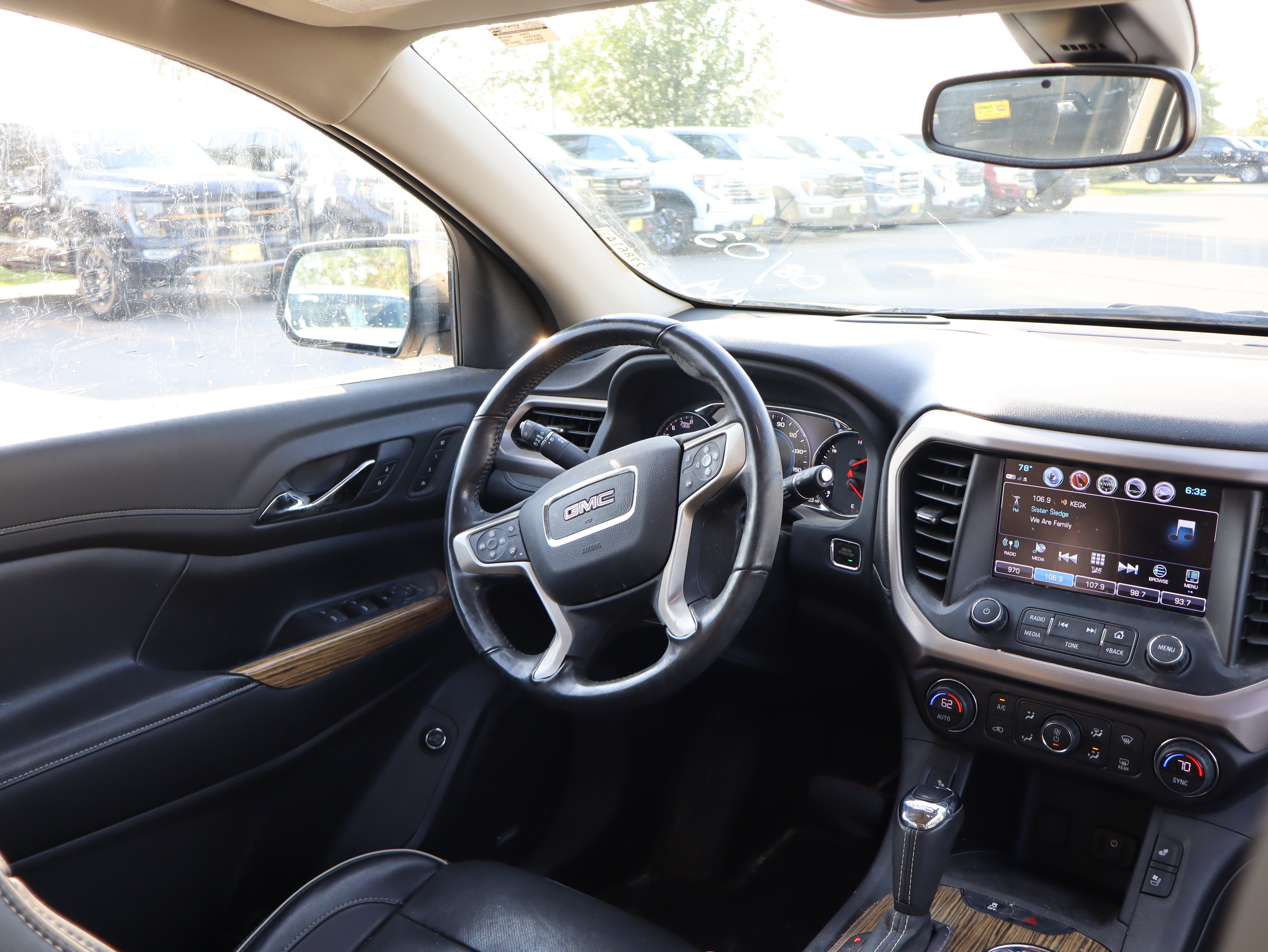 Used 2019 GMC Acadia Denali w/ Technology Package AWD/4WD image 9