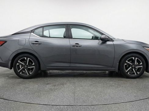 Used 2025 Nissan Sentra SV FWD image 11