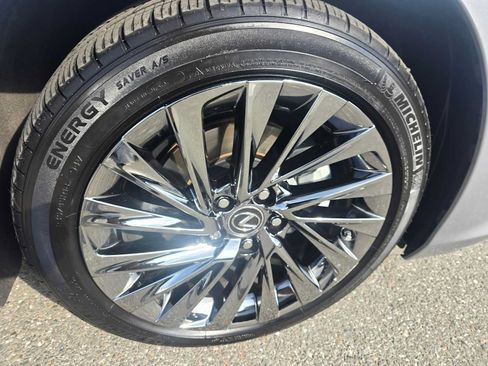 Certified 2024 Lexus ES 300h Ultra Luxury w/ Accessory Package (Z2) FWD image 9