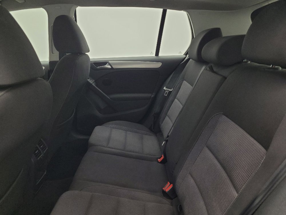 Used 2014 Volkswagen Golf 4-Door FWD image 18