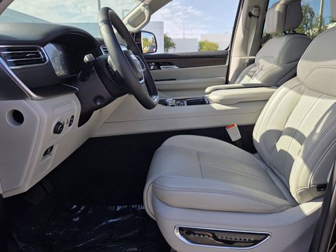 Used 2024 Jeep Grand Wagoneer Series I AWD/4WD image 10