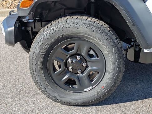 New 2026 Jeep Gladiator Sport image 12