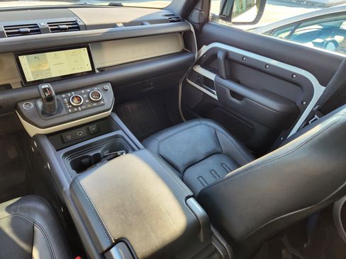 Used 2020 Land Rover Defender 110 HSE image 14