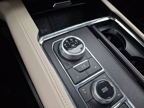 Certified 2024 Ford Expedition Max Platinum image 17