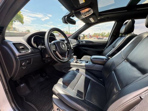 Used 2019 Jeep Grand Cherokee Limited w/ Luxury Group II AWD/4WD image 17