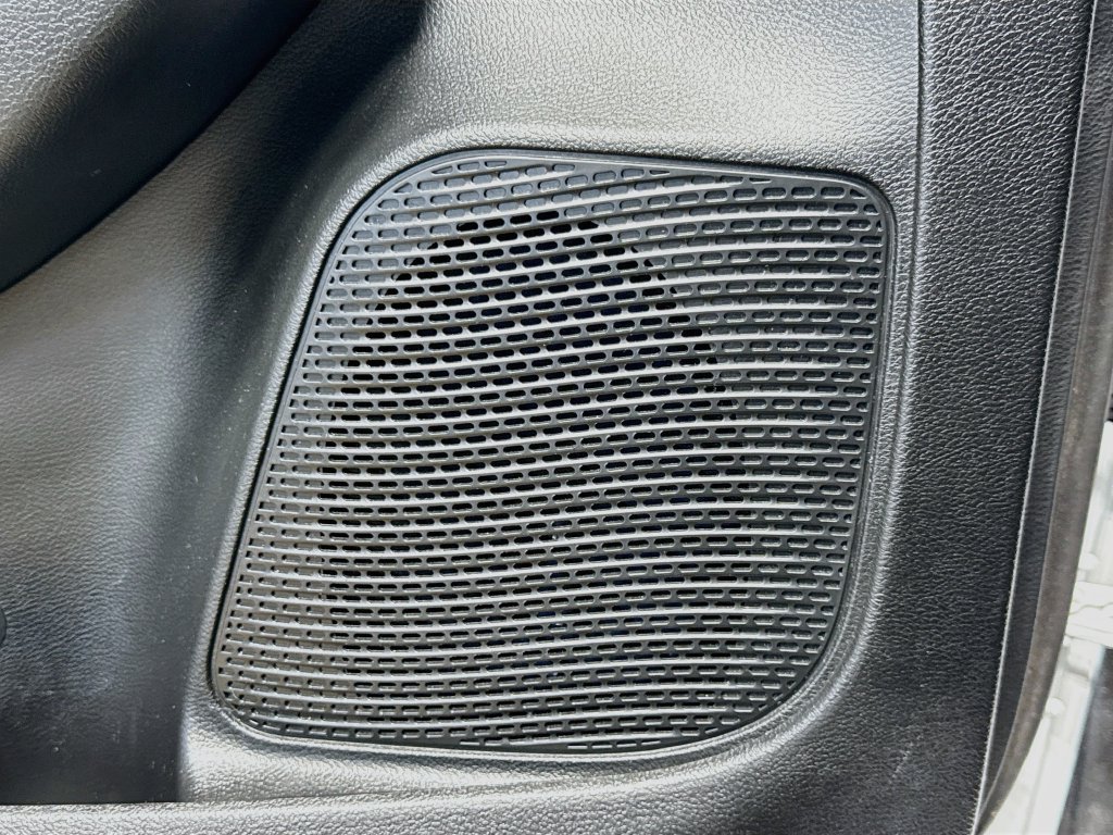 Used 2025 Chrysler Pacifica Limited FWD image 19