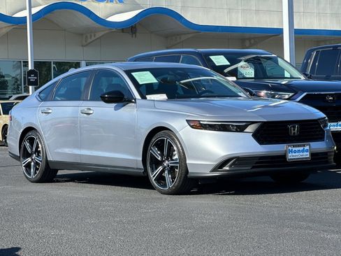 Used 2024 Honda Accord Sport image 6