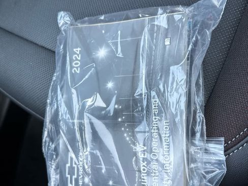 Certified 2024 Chevrolet Equinox EV RS image 20