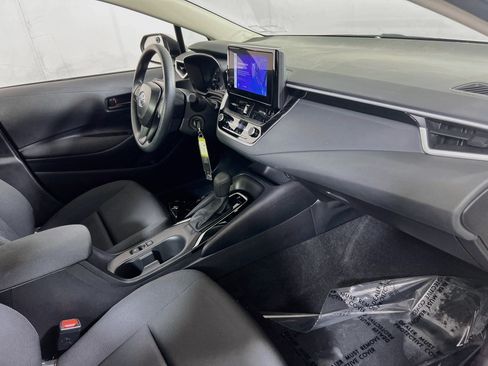 Used 2025 Toyota Corolla LE FWD image 25