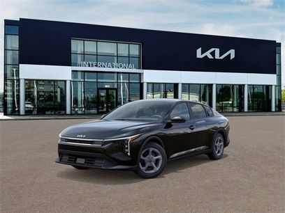 New 2025 Kia K4 LXS