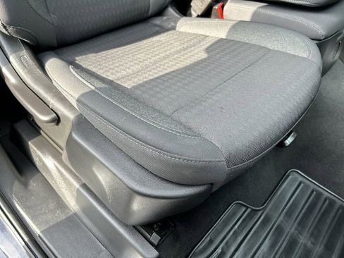 Used 2022 Chevrolet Silverado 1500 LT image 16