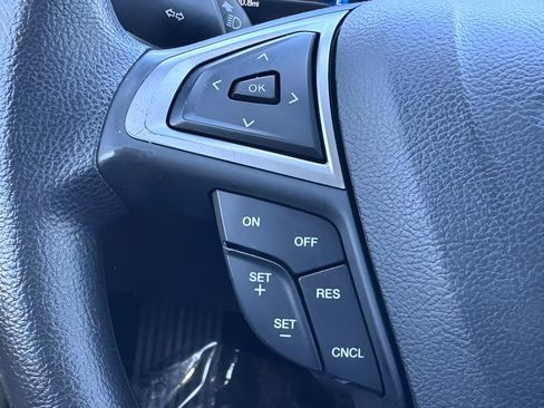 Used 2017 Ford Fusion SE w/ Fusion SE Technology Package FWD image 28