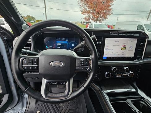 Used 2024 Ford F450 Platinum w/ FX4 Off-Road Package image 15