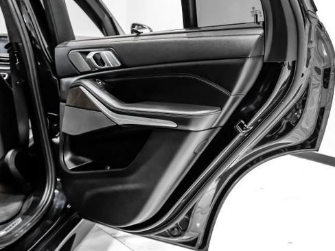 Used 2020 BMW X5 M50i AWD/4WD image 43