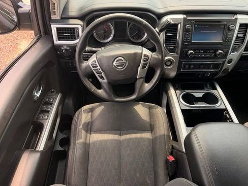 Used 2017 Nissan Titan SV RWD image 17