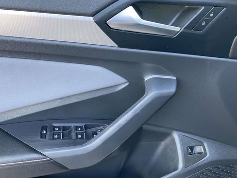 Certified 2026 Volkswagen Jetta SE FWD image 23