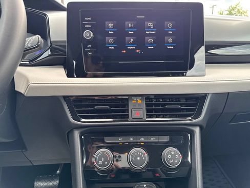 Certified 2025 Volkswagen Taos S FWD image 21