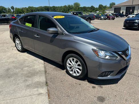 Used 2019 Nissan Sentra SV FWD image 3