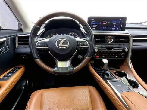 Used 2022 Lexus RX 350L Premium w/ Premium Package image 4