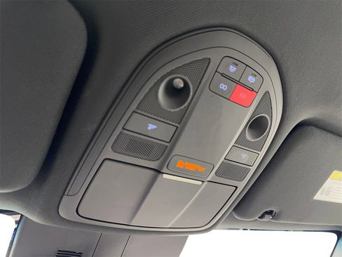 Used 2025 Genesis G70 2.5T image 71