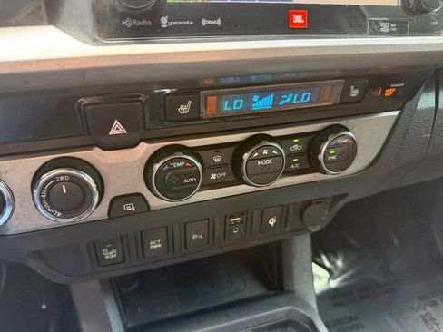 Used 2017 Toyota Tacoma Limited w/ Tow Package AWD/4WD image 33