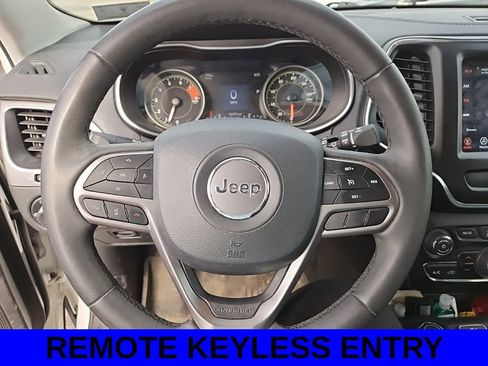 Used 2021 Jeep Cherokee Latitude Lux w/ Comfort/Convenience Group image 9