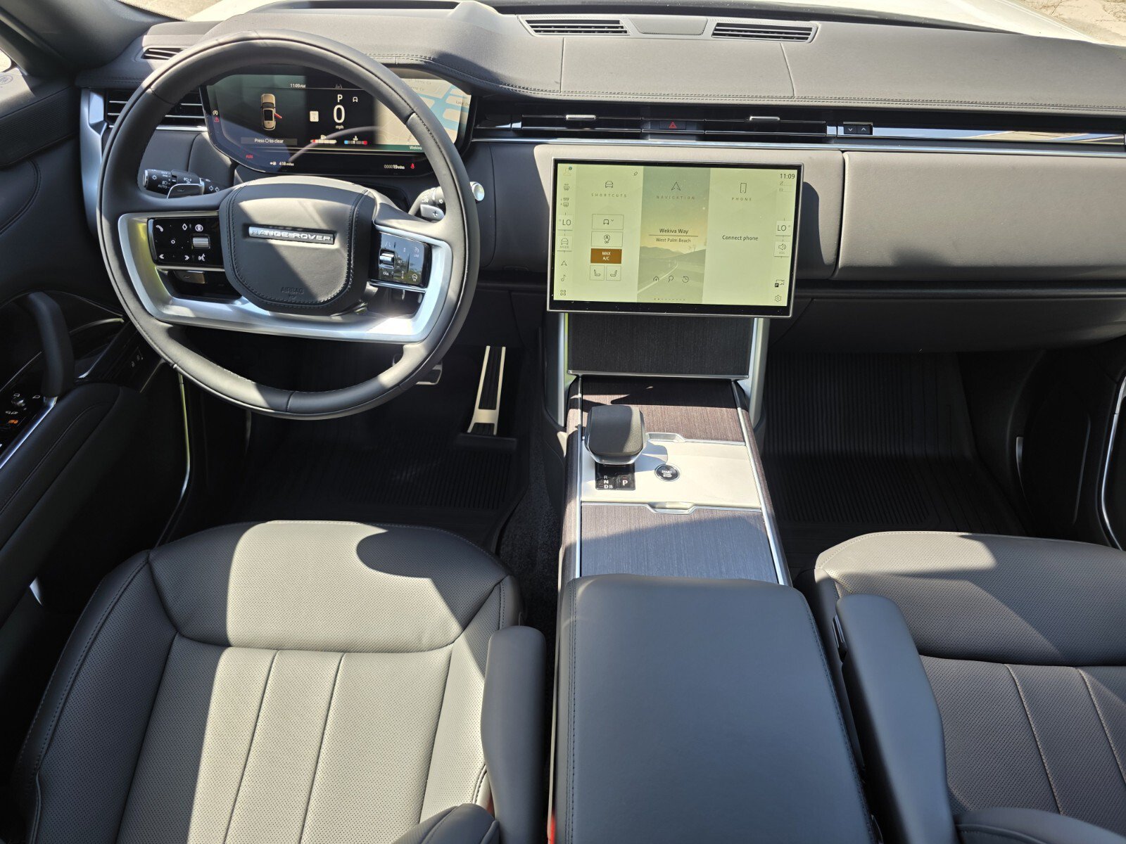 New 2026 Land Rover Range Rover Long Wheelbase SE AWD/4WD image 4