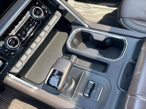Used 2023 GMC Sierra 1500 Denali w/ Denali Reserve Package AWD/4WD image 18