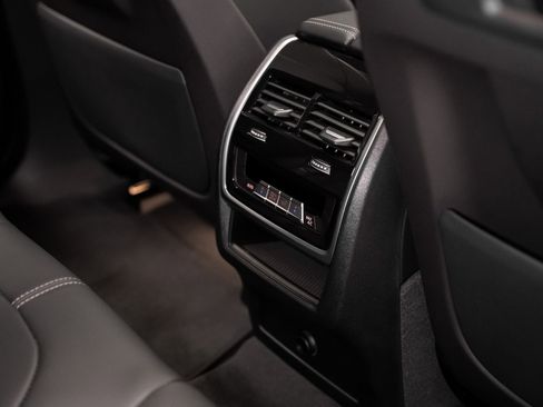 Used 2023 BMW X6 xDrive40i w/ M Sport Package image 71