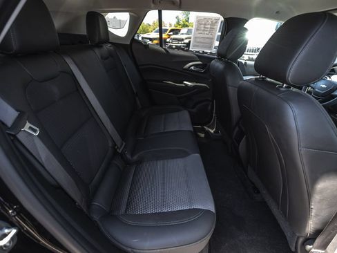 Used 2024 Chevrolet Trax LT FWD image 29