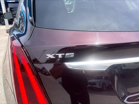 Used 2020 Cadillac XT5 Premium Luxury FWD image 33