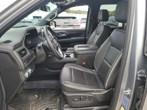 Used 2024 GMC Yukon SLT AWD/4WD image 10