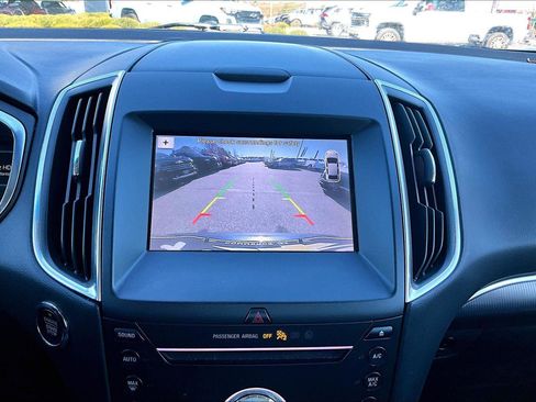Used 2019 Ford Edge Titanium image 12