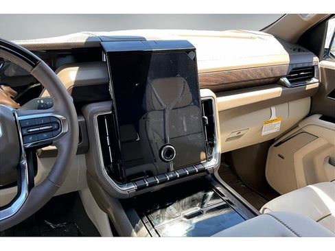 New 2026 GMC Yukon XL Denali w/ Denali Reserve Package AWD/4WD image 6