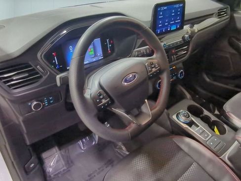 Used 2025 Ford Escape ST-Line image 10
