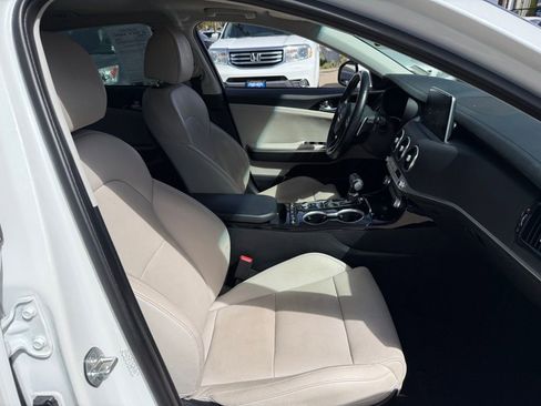 Used 2018 Kia Stinger Premium AWD/4WD image 19