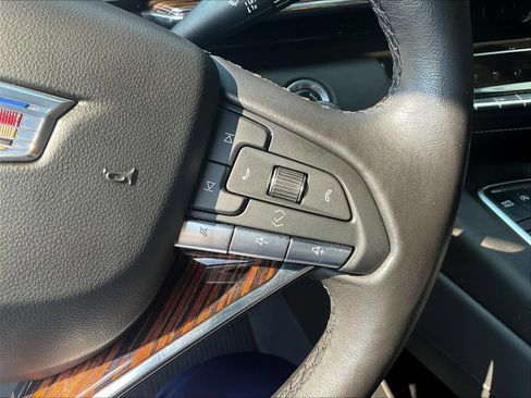 Used 2023 Cadillac Escalade Premium Luxury AWD/4WD image 13