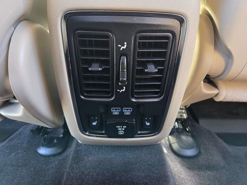 Used 2017 Jeep Grand Cherokee Limited w/ Trailer Tow Group IV AWD/4WD image 40