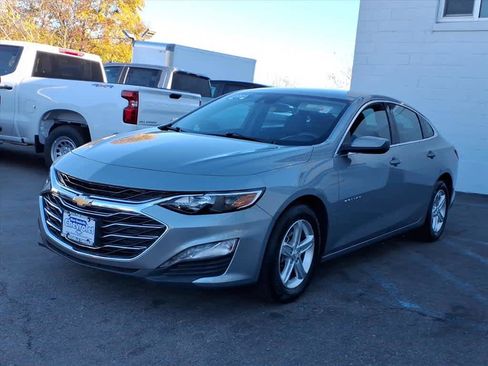 Used 2024 Chevrolet Malibu LT FWD image 3