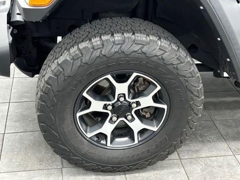 Used 2021 Jeep Wrangler Unlimited Rubicon w/ Cold Weather Group AWD/4WD image 6