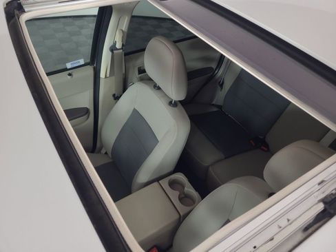 Used 2008 Ford Escape XLT image 9