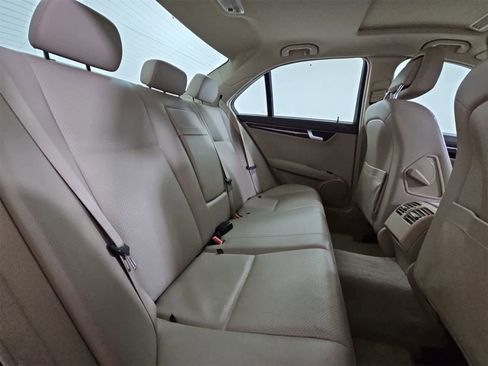 Used 2013 Mercedes-Benz C 250 Sedan image 21