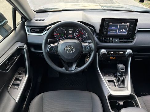 Used 2019 Toyota RAV4 LE image 18