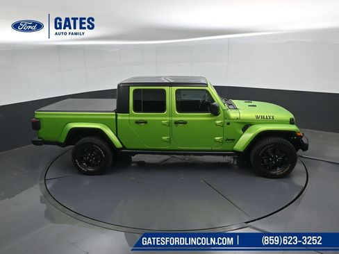 Used 2025 Jeep Gladiator Sport AWD/4WD image 44
