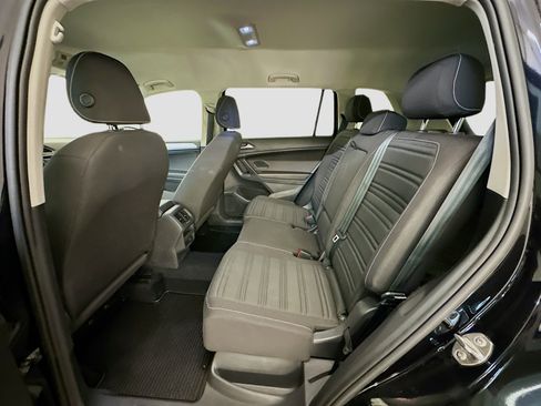 Used 2022 Volkswagen Tiguan S image 28