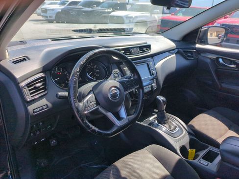 Used 2020 Nissan Rogue Sport SV w/ All-Weather Package AWD/4WD image 15